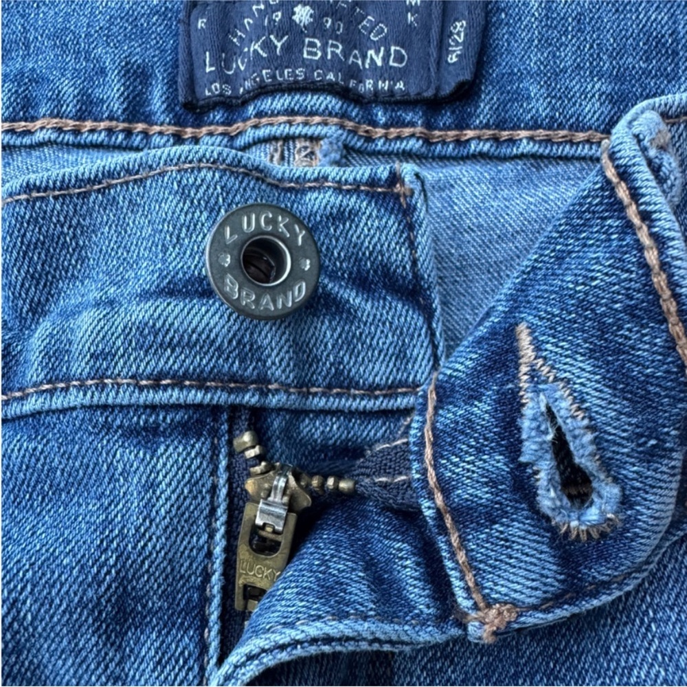 Lucky Brand Charlie Skinny in Carson Blue - Picture 5 of 9